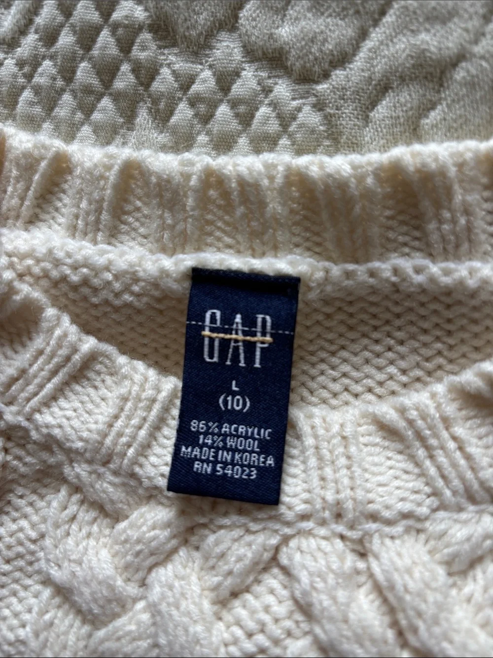 GAP Off-White Cable Knit Crewneck Sweater